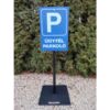 Kép 1/3 - ügyfél parkoló tábla talpas táblatartó oszloppal