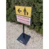 Kép 3/3 - gyalogos forgalom a túloldalon balra tábla talpas táblatartó oszloppal